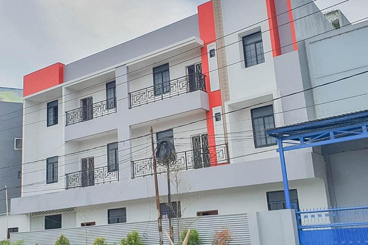 Mahkota Residence RedPartner Karawang Exterior foto